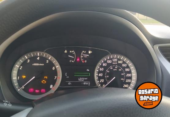 Autos - Nissan Sentra advance pure drive 2015 Nafta 118000Km - En Venta
