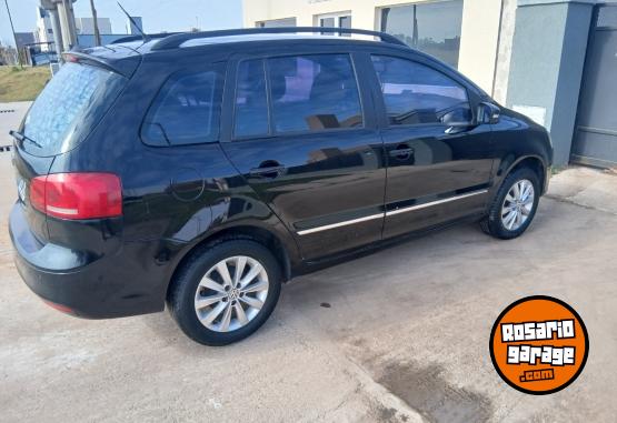 Autos - Volkswagen Suran Highline 2011 Nafta 180000Km - En Venta