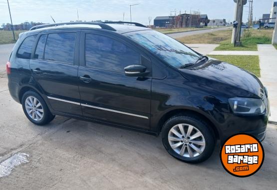 Autos - Volkswagen Suran Highline 2011 Nafta 180000Km - En Venta