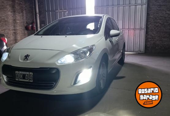 Autos - Peugeot 308 2014 Nafta 121000Km - En Venta