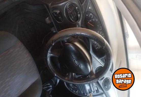 Autos - Ford Focus 2005 Nafta 200000Km - En Venta