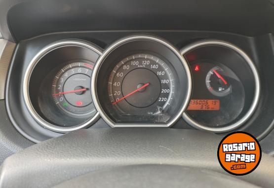 Autos - Nissan Tiida 2013 Nafta 136000Km - En Venta