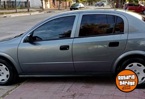 Autos - Chevrolet Astra 2000 Nafta 180000Km - En Venta