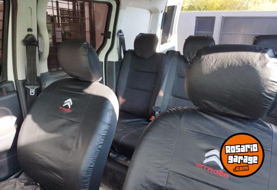 Utilitarios - Citroen Berlingo 2015 Nafta 240000Km - En Venta