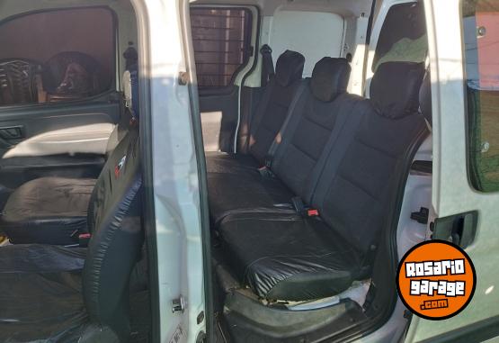 Utilitarios - Citroen Berlingo 2015 Nafta 240000Km - En Venta