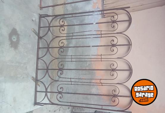 Herramientas - Vendo rejas de hierro los dos a 42 - En Venta