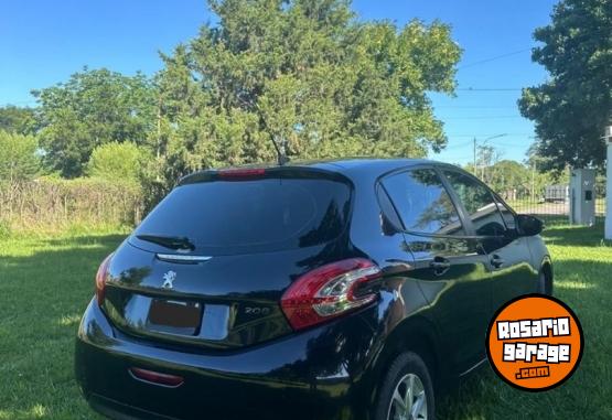 Autos - Peugeot 208 Allure Touchscreen 2014 Nafta 142000Km - En Venta