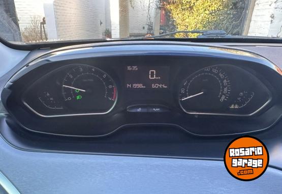 Autos - Peugeot 208 Allure Touchscreen 2014 Nafta 142000Km - En Venta