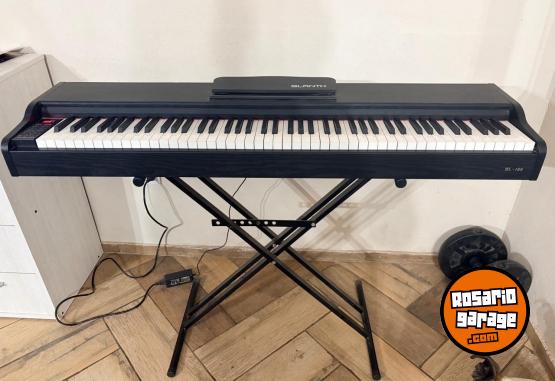 Instrumentos Musicales - Piano Digital 88 Teclas Sensitivas Blanth Bl180 con soporte - En Venta