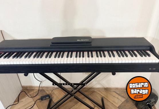 Instrumentos Musicales - Piano Digital 88 Teclas Sensitivas Blanth Bl180 con soporte - En Venta