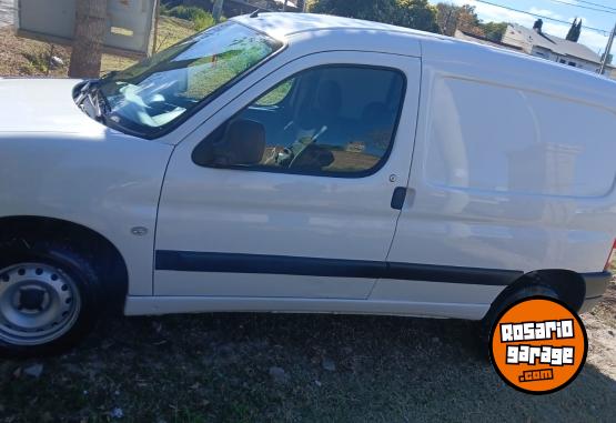 Utilitarios - Peugeot Partner 2018 Nafta 110000Km - En Venta