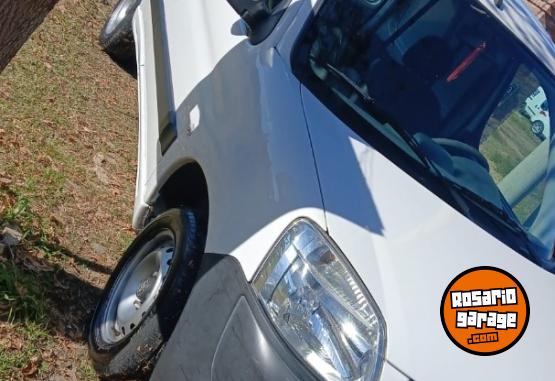 Utilitarios - Peugeot Partner 2018 Nafta 110000Km - En Venta