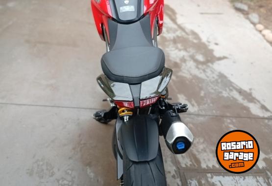 Motos - Ducati Hyperstrada 821 2015 Nafta 24000Km - En Venta