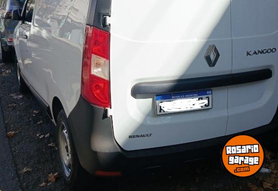Utilitarios - Renault Kangoo furgón 2020 Nafta 85000Km - En Venta