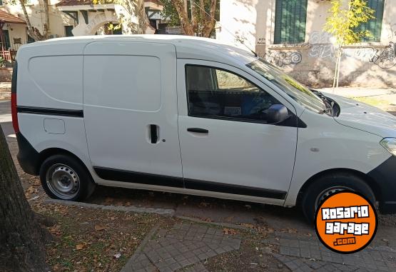 Utilitarios - Renault Kangoo furgón 2020 Nafta 85000Km - En Venta