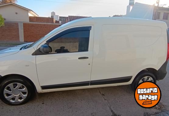 Utilitarios - Renault Kangoo 2019 GNC 150000Km - En Venta