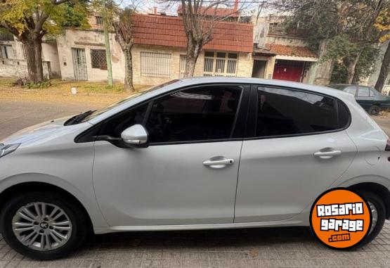 Autos - Peugeot 208 2019 Nafta 77000Km - En Venta