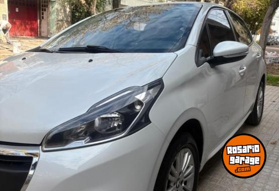 Autos - Peugeot 208 2019 Nafta 77000Km - En Venta