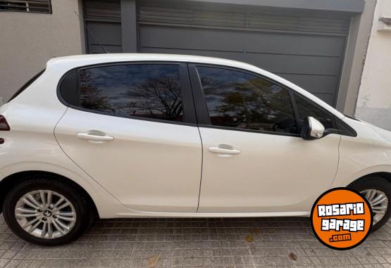 Autos - Peugeot 208 2019 Nafta 77000Km - En Venta