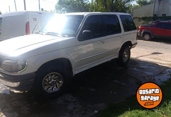Camionetas - Ford Explorer 99 XLT 1999 GNC 111111Km - En Venta