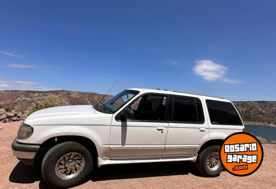 Camionetas - Ford Explorer 99 XLT 1999 GNC 111111Km - En Venta