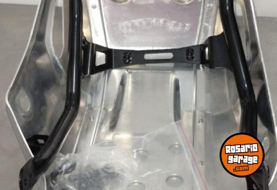 Accesorios para Motos - Cubre carter honda transalp 750 - En Venta