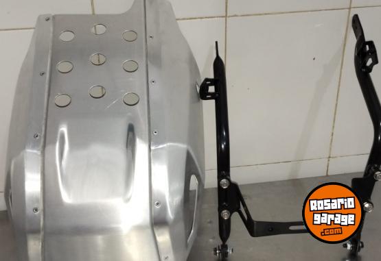 Accesorios para Motos - Cubre carter honda transalp 750 - En Venta