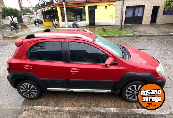 Autos - Toyota Etios Cross 1.5 Xls 2014 Nafta 135000Km - En Venta