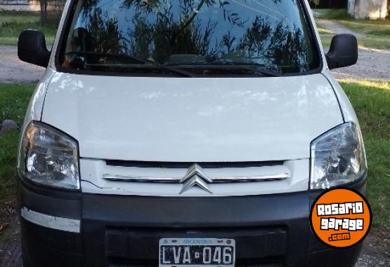 Utilitarios - Citroen Berlingo furgón 1.4 nafta 2012 Nafta 198082Km - En Venta
