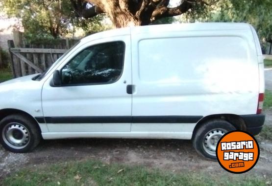 Utilitarios - Citroen Berlingo furgón 1.4 nafta 2012 Nafta 198082Km - En Venta