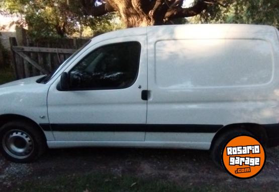 Utilitarios - Citroen Berlingo furgón 1.4 nafta 2012 Nafta 198082Km - En Venta