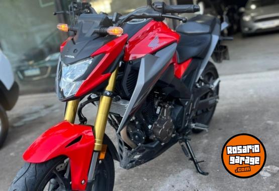 Motos - Honda CB300 2024 Nafta 4200Km - En Venta