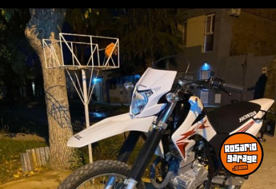 Motos - Honda Xr tornado 2023 Nafta 2500Km - En Venta