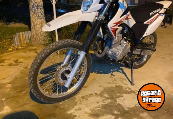 Motos - Honda Xr tornado 2023 Nafta 2500Km - En Venta