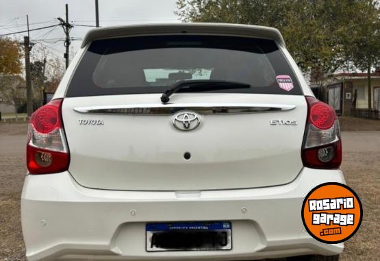 Autos - Toyota ETIOS PLATINUM 2017 Nafta 92500Km - En Venta