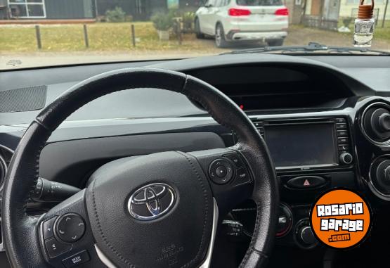 Autos - Toyota ETIOS PLATINUM 2017 Nafta 92500Km - En Venta