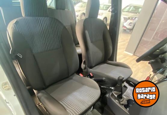 Autos - Renault Sandero Life 1.6N 2024 Nafta 10800Km - En Venta