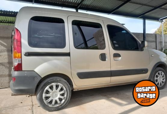 Utilitarios - Renault Kangoo 2011 Nafta 200000Km - En Venta