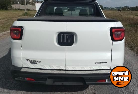 Autos - Fiat Toro freedom 2024 Nafta 47900Km - En Venta