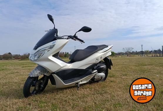Motos - Honda PCX 150 2017 Nafta 32000Km - En Venta