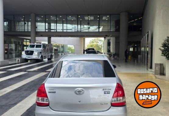 Autos - Toyota Etios 2015 Nafta 137000Km - En Venta