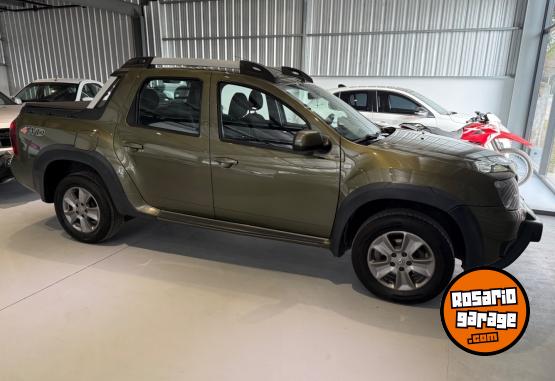 Utilitarios - Renault Oroch outsider 2.0 4x4 2019 Nafta 117000Km - En Venta