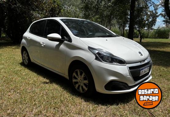 Autos - Peugeot 208 2019 Nafta 80000Km - En Venta