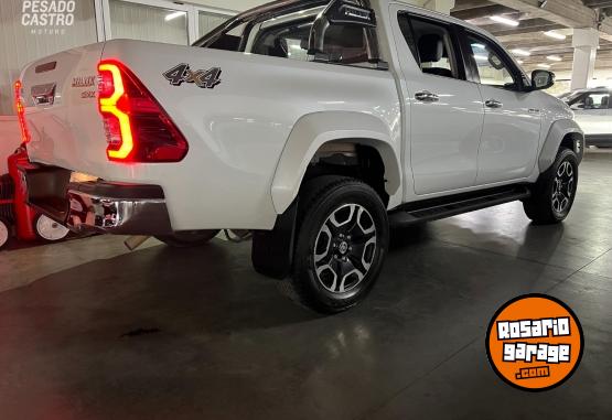 Camionetas - Toyota Hilux SRX 2024 Diesel 49540Km - En Venta