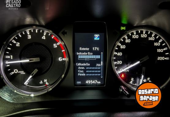 Camionetas - Toyota Hilux SRX 2024 Diesel 49540Km - En Venta