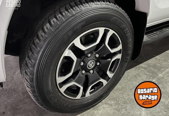 Camionetas - Toyota Hilux SRX 2024 Diesel 49540Km - En Venta