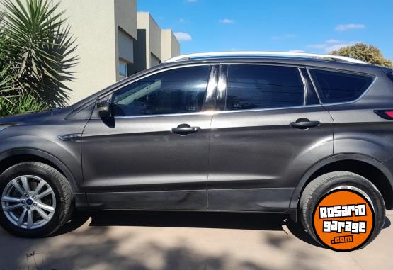 Autos - Ford KUGA 2018 Nafta 85000Km - En Venta