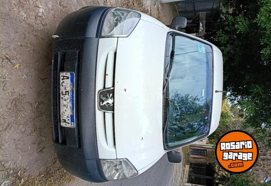 Utilitarios - Peugeot Partner Confort 1.6 2018 GNC 147800Km - En Venta