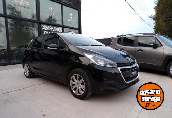 Autos - Peugeot 208 active 2017 Nafta 90000Km - En Venta
