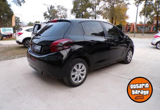 Autos - Peugeot 208 active 2017 Nafta 90000Km - En Venta